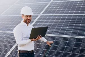 Revisión y ajuste de conexiones eléctricas
