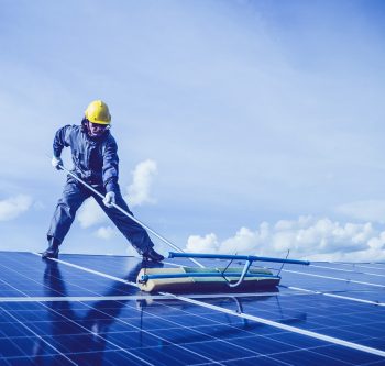 Inspección y limpieza de paneles solares